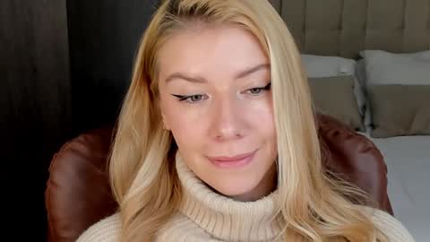 Snapshot of sofia_woodss chatting on December 2024 03:37:02 PM Sofia online show from December 2024 03:37:02 PM