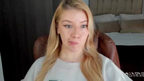 Snapshot of sofia_woodss chatting on December 2024 03:21:01 PM Sofia online show from December 2024 03:21:01 PM