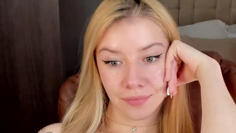 Snapshot of sofia_woodss chatting on December 2024 06:12:01 PM Sofia online show from December 2024 06:12:01 PM