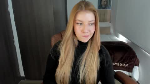 Snapshot of sofia_woodss chatting on January 2025 06:38:01 PM Sofia online show from January 2025 06:38:01 PM