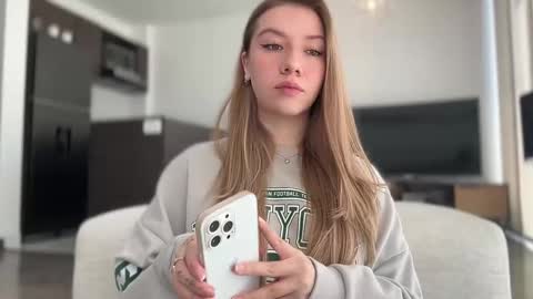 Snapshot of sofia_woodss chatting on January 2025 02:23:01 PM Sofia online show from January 2025 02:23:01 PM