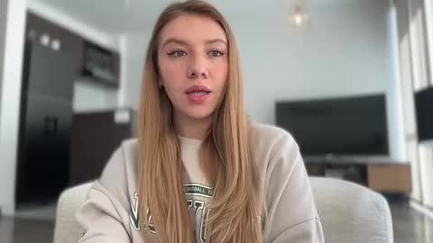 Snapshot of sofia_woodss chatting on January 2025 05:26:01 PM Sofia online show from January 2025 05:26:01 PM