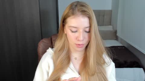 Snapshot of sofia_woodss chatting on January 2025 03:02:01 PM Sofia online show from January 2025 03:02:01 PM