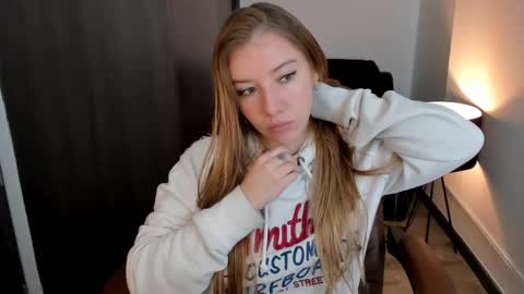 Snapshot of sofia_woodss chatting on March 2025 01:35:02 PM Sofia online show from March 2025 01:35:02 PM