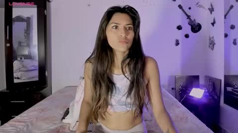 sofiacruz16 online show from December 2024 11:27:01 AM