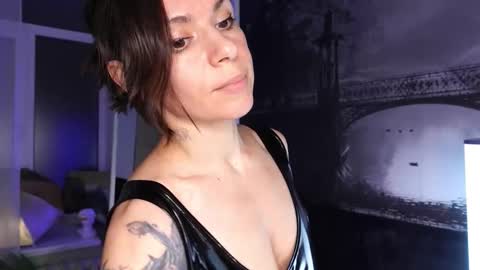 Sofia online show from October 2025 06:42:02 PM