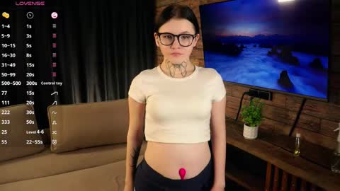 Third day here my name Eva online show from April 2026 07:56:01 PM