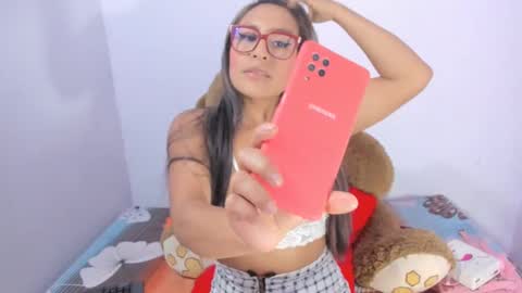 sofii milk online show from February 2025 10:14:02 PM