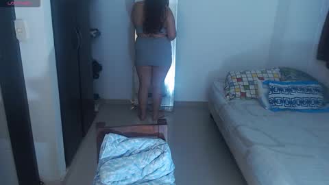 sofiamooon_ online show from November 2025 01:17:02 AM