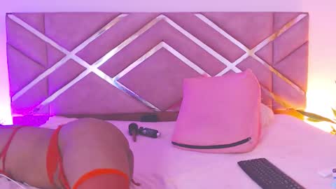 Sofia online show from September 2025 12:43:01 AM