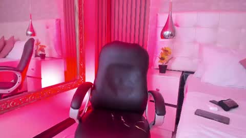 sofiathoompson online show from June 2026 09:02:01 PM