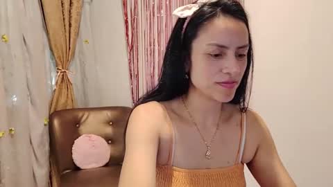 Sofi Bella online show from September 2025 03:16:01 PM