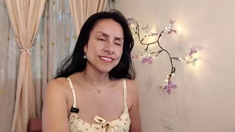 Sofi Bella online show from April 2026 07:07:02 PM