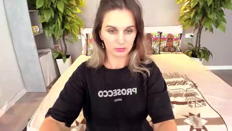 Sofi online show from September 2025 08:08:02 PM