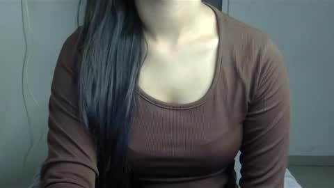 Snapshot of sofie_diva chatting on December 2024 06:28:02 PM divya online show from December 2024 06:28:02 PM