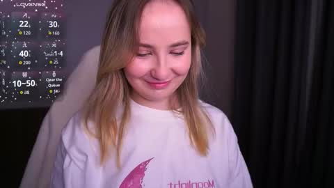 Sofie online show from October 2025 08:19:01 PM