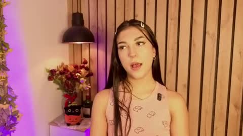 Sofie online show from October 2025 01:51:02 PM