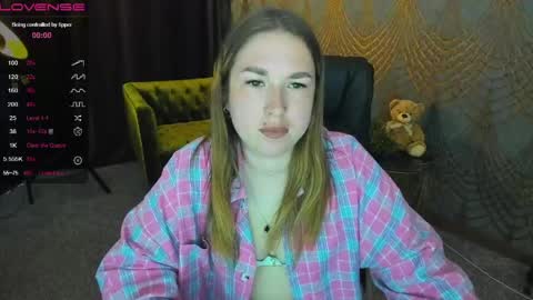 Snapshot of sofii_darling chatting on May 2026 05:31:01 PM sofii_darling online show from May 2026 05:31:01 PM