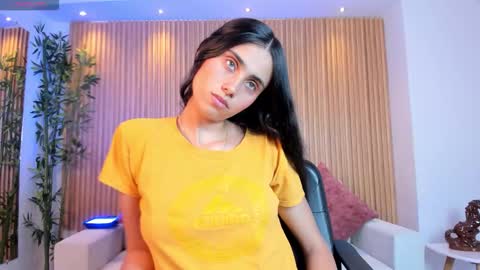 Snapshot of sofiia_palacioss chatting on November 2025 06:40:01 PM Sofiia Everyday From 1400 to 2200 Col Time online show from November 2025 06:40:01 PM