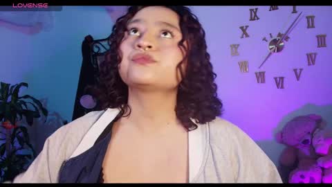 Demi Sofia online show from December 2025 09:33:01 PM