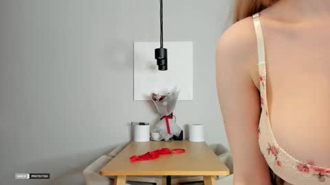 Snapshot of soft_katy chatting on February 2026 09:32:01 PM kitty katy online show from February 2026 09:32:01 PM