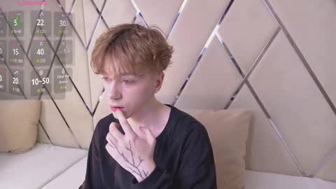 Snapshot of softcrave chatting on February 2026 08:49:02 PM PAUL online show from February 2026 08:49:02 PM