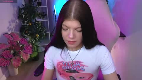 Snapshot of softeach chatting on April 2026 09:59:01 AM Jenny online show from April 2026 09:59:01 AM