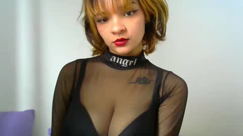 softy19 online show from December 2025 08:28:02 PM