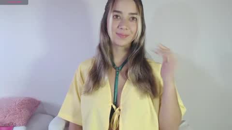 Snapshot of sol_rous chatting on April 2026 12:43:02 PM online show from April 2026 12:43:02 PM