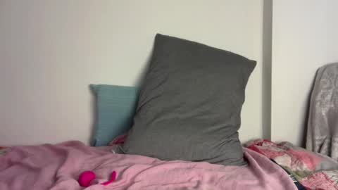 Solacesiren online show from April 2026 02:33:01 PM