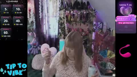 solesticia online show from February 2025 06:59:02 PM