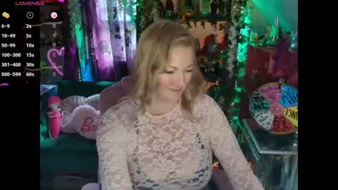 Snapshot of solesticia chatting on June 2026 06:31:01 PM solesticia online show from June 2026 06:31:01 PM
