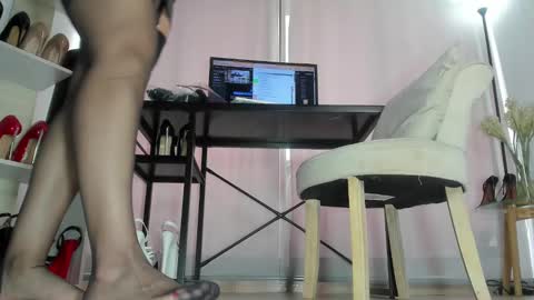 solsmith0 online show from October 2025 07:33:02 PM