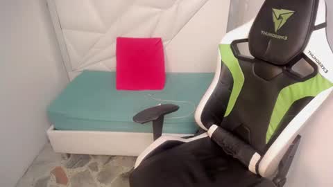 ESTEBAN online show from July 2026 03:23:01 AM