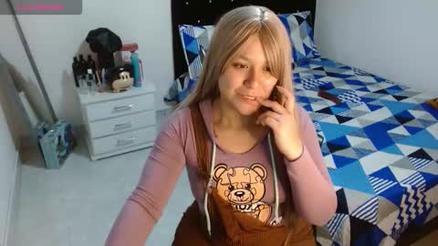 Snapshot of soniafuckboobs chatting on September 2025 12:32:01 PM soniafuckboobs online show from September 2025 12:32:01 PM