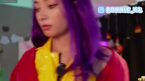 Sonnie online show from October 2025 01:28:02 PM