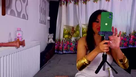 Snapshot of sonya_wet_ chatting on May 2026 04:19:02 AM Sonya online show from May 2026 04:19:02 AM