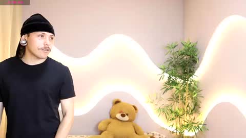 Snapshot of sophi_and_dereck chatting on June 2026 12:24:02 PM sophi_and_dereck online show from June 2026 12:24:02 PM