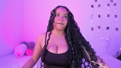 Sofia online show from December 2025 03:50:02 PM