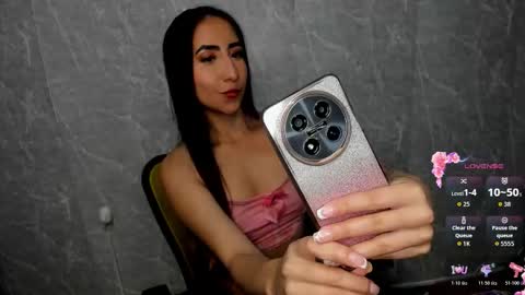 Sophi Thaylorr online show from November 2025 01:36:01 PM