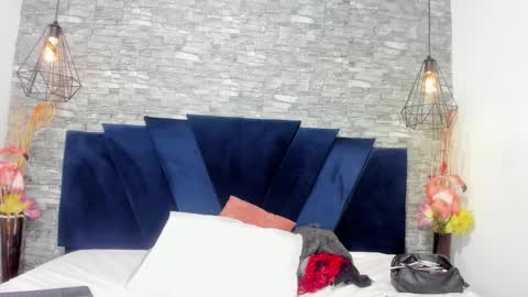 Sophia  online show from November 2025 12:16:02 PM