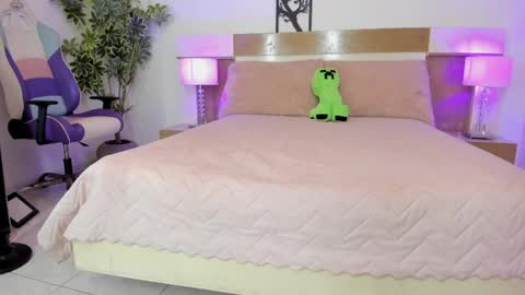 Snapshot of sophia_duarte_ chatting on April 2026 12:07:01 PM sophia_duarte_ online show from April 2026 12:07:01 PM
