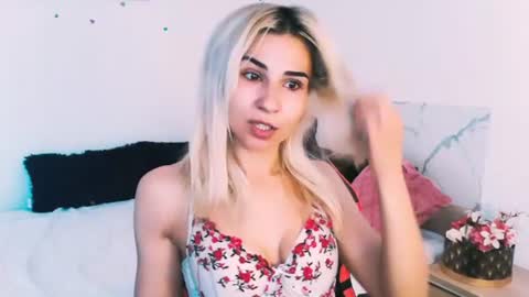 Snapshot of sophiaa90 chatting on June 2026 06:12:01 AM Sophiaa online show from June 2026 06:12:01 AM