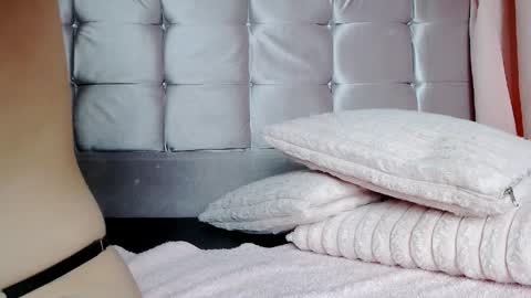 Snapshot of sophiaalee chatting on April 2026 01:11:01 AM SophiaLee online show from April 2026 01:11:01 AM