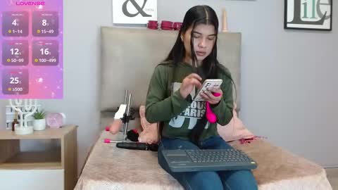 Sophia Bedford online show from December 2025 01:51:02 PM