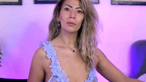 Sophie online show from June 2026 03:01:01 AM