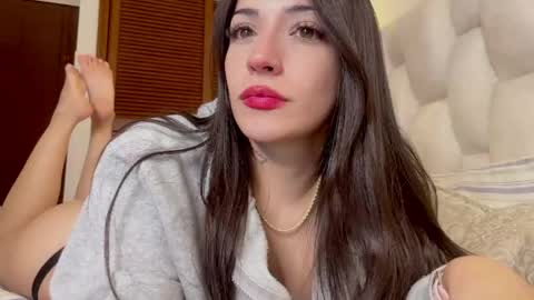 Snapshot of sophiarommie chatting on June 2026 07:43:01 AM sophiarommie online show from June 2026 07:43:01 AM