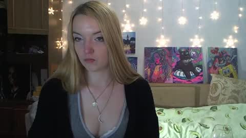 Snapshot of sophiasonata chatting on December 2024 03:22:01 PM SophiaSonata online show from December 2024 03:22:01 PM