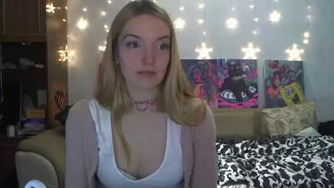 Snapshot of sophiasonata chatting on January 2025 10:33:02 PM SophiaSonata online show from January 2025 10:33:02 PM