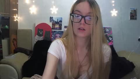 Snapshot of sophiasonata chatting on September 2025 07:49:01 PM SophiaSonata online show from September 2025 07:49:01 PM